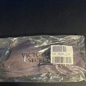 NWT Victoria's Secret Dark Grey Incredible Wireless Push Up Bra